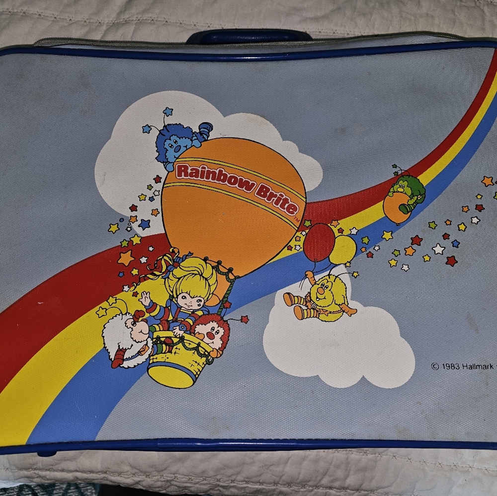 Vintage 1983 Rainbow 🌈  Brite Suitcase